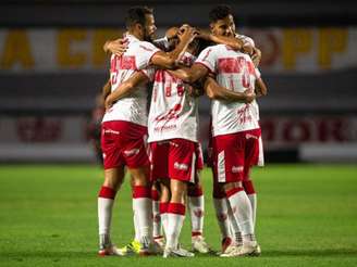 O CRB já ostenta a marca do novo parceiro nos jogos do Alagoano e da Copa do Nordeste- (Foto: Francisco Cedrim/Twitter oficial do CRB)