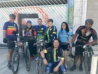  Integrantes em frente à sede do Marcha Lenta