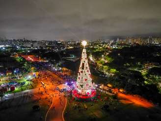 A estrutura de 52 metros de altura por 22,2 metros de diâmetro foi erguida no Parque Villa-Lobos, na zona oeste da capital.