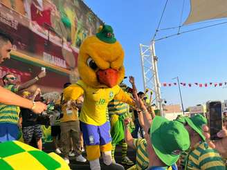 Torcida tem se reunido em evento privado em Doha antes das partidas da Seleção Brasileira