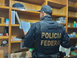 Polícia Federal cumpre mandados durante a Operação Lesa Pátria 