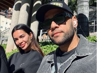 Ex-mulher de Daniel Alves concede primeira entrevista após prisão do jogador