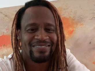 Após o ocorrido, o cantor continuou a apresentação normalmente