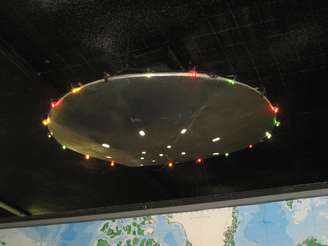 Miniatura de nave alienígena OVNI no Museu de Roswell (EUA)