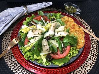 SALADA DA CANTINA COM TORRADAS DE ALHO LOW CARB