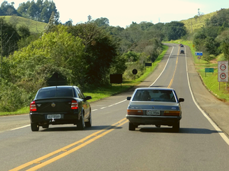 Não deixe que as conversas animadas a bordo tirem a concentração do motorista