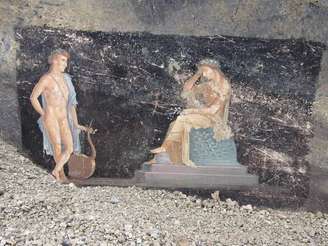 Cena mitológica revelada por escavações em Pompeia