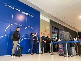 ParkShopping, em Canoas, foi transformado em sala de embarque para os voos da base aérea.