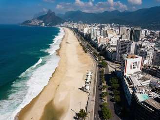 Imagem mostra praia de Ipanema, no Rio