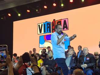 Guilherme Boulos (PSOL) em plenária na Casa de Portugal