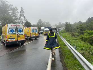 Engavetamento na Rodovia BR-277, em Balsa Nova