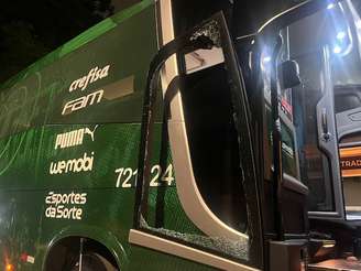 Ônibus do Palmeiras Feminino é apedrejado a caminho da festa de premiação do Paulistão