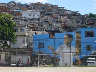 O futebol na Vila Cruzeiro sempre foi importante para a comunidade e preparou o terreno para o surgimento de Adriano, o Imperador.