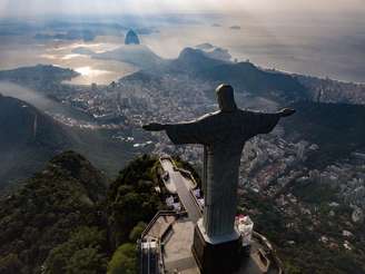 Cristo Redentor, no Rio de Janeiro. Capital fluminense prepara formalização de candidatura conjunta com Niterói para sediar o Pan de 2031.