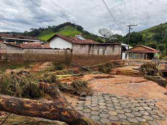 Chuva afeta cidade de Dom Silvério