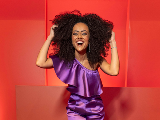 Valéria Almeida está na transmissão da Globo sobre o carnaval de São Paulo.