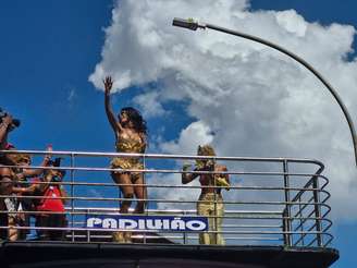 Bloco da Pocah agita foliões no Parque do Ibirapuera neste domingo, 2