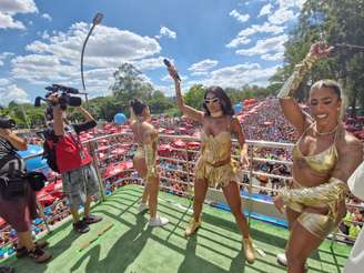 Bloco da Pocah agita foliões no Parque do Ibirapuera neste domingo, 2