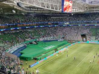 Palmeiras desmontou palco em 13 horas para ter público total no Dérbi.