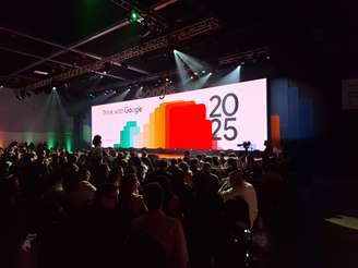 Painel do Thinking with Google, evento voltado para o uso da plataforma em processos de venda