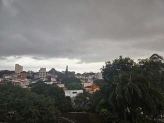 Zona Sul deve ser a mais afetada pelas fortes chuvas nesta sexta-feira, 28. Na foto, região da Saúde às 15:40.
