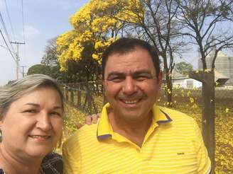 Ivan Lima de Souza ao lado da mulher, Elena Maria Maass, secretária de Educação de Motum (MT)