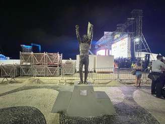Estátua de Ayrton Senna está localizada muito próxima ao palco onde Lady Gaga irá se apresentar