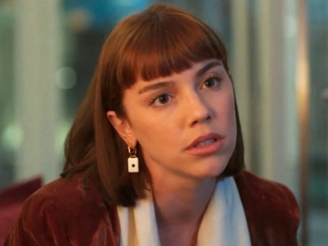 A atriz Alice Wegmann interpreta Solange no remake de Vale Tudo, novela das 21h da Globo (Foto: Reprodução/Globo)