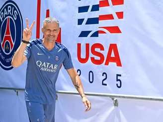 Luis Enrique, técnico do PSG, junto à delegação nos EUA (Foto: Foto: A.Meunier/PSG)