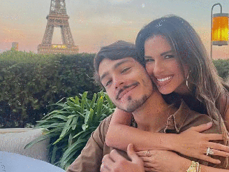 Mariana Rios e Juca Diniz, atriz e economista, anunciam primeiro filho 