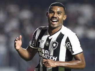 Cuiabano em ação pelo Botafogo; jogador já passou pelo Grêmio (Foto: Vitor Silva/Botafogo)