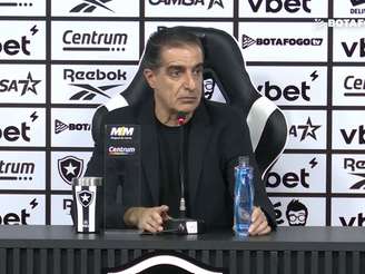 Renato Paiva em coletiva de imprensa como técnico do Botafogo - Foto: Reprodução