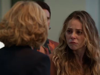 Heleninha (Paolla Oliveira) e Odete Roitman (Debora Bloc) em Vale Tudo (Foto: Divulgação)