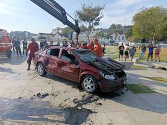 Motorista do veículo que caiu na Baía de Guanabara está desaparecido