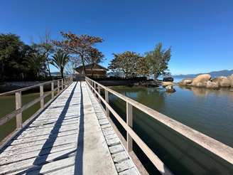 Casa em ilha de Florianópolis é colocada a venda em leilão pela metade do preço