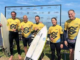 Da esq. à dir.: Renan Rocha, Fábio Carvalho, Piu Pereira, Jacqueline Silva e Michell Peninha, prefeito de Imbituba