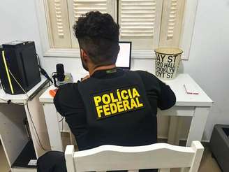 PF deflagra operação para apurar ameaças de violência contra universidade federal em Santos.