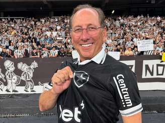 John Textor faz proposta recorde por Wolverhampton