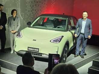Novo Geely EX2, Milena Martins, diretora de marketing e Alex Chen, diretor comercial da Geely Brasil