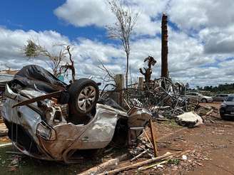 Tornado deixou rastro de destruição em cidade do interior do Paraná