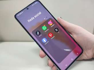 Pesquisas indicam que a exposição prolongada a redes sociais e ferramentas de IA está ligada à perda de foco, memória e capacidade de raciocínio