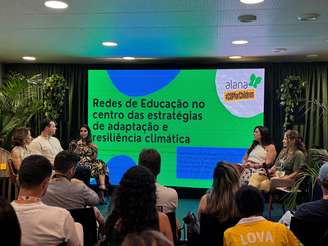 Painel “Redes de Educação no Centro das Estratégias de Adaptação e Resiliência”, realizado na noite desta sexta-feira, 14, no Pavilhão Pará