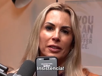 A influenciadora Joana Prado mostrou o momento em que atendeu uma ligação do pai de Vitor Belfort após ele insistir