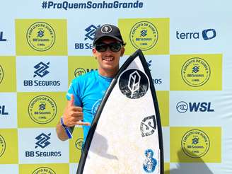 O pernambucano Luan Ferreyra venceu Jadson André, campeão da etapa de Guarapari (ES), na primeira bateria deste sábado