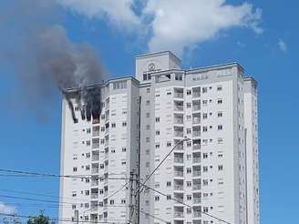 Incêndio em apartamento em prédio residencial em Piracicaba matou três pessoas.