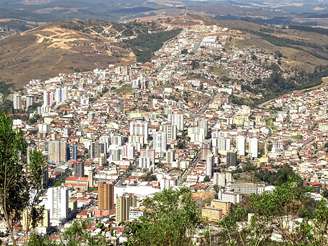 O clima ameno, as áreas verdes e o contato com a natureza influenciam diretamente a percepção de bem-estar dos moradores – Wikimedia Commons/Marcos Cardoso Jr