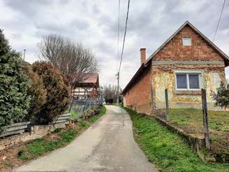 Com população pequena e envelhecida, Bosta reúne heranças históricas de diferentes períodos e grupos étnicos, como húngaros, croatas e alemães, formando um mosaico cultural típico do interior do país – Wikimedia Commons/Györkő Zsombor