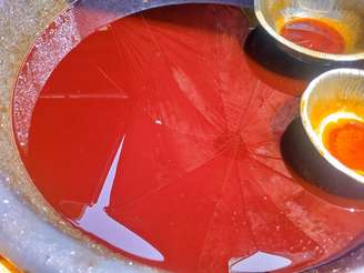 como todo óleo, o azeite de dendê é rico em gordura e fornece calorias em quantidade elevada, o que pode ser útil em contextos em que é necessária uma maior densidade calórica na dieta – Weyham/Wikimedia Commons