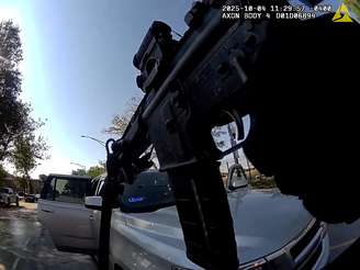 Imagem de câmera corporal de agente da Patrulha da Fronteira dos EUA após Marimar Martinez ser baleada