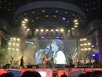 Lenine agita carnaval no Recife